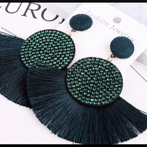 🎉🎉🎉Cute drop earrings!! 🎉🎉🎉 - Picture 1 of 1